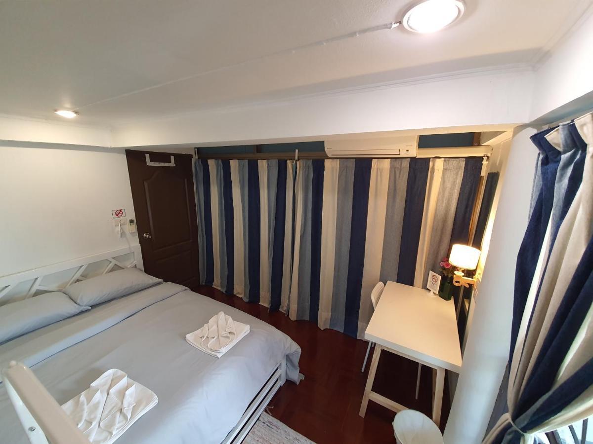 Home16 Sukhumvit16 Бангкок Екстер'єр фото