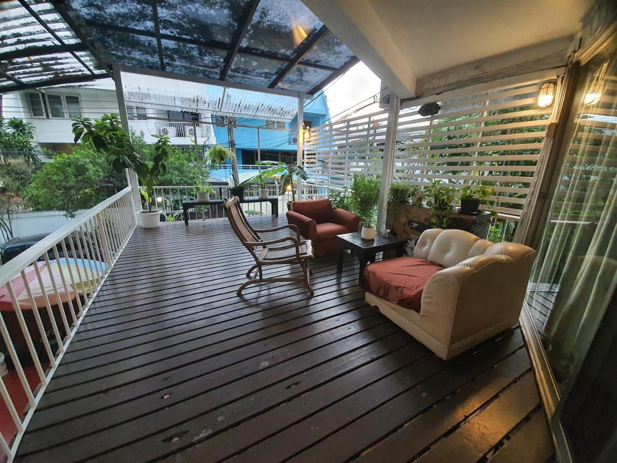 Home16 Sukhumvit16 Бангкок Екстер'єр фото