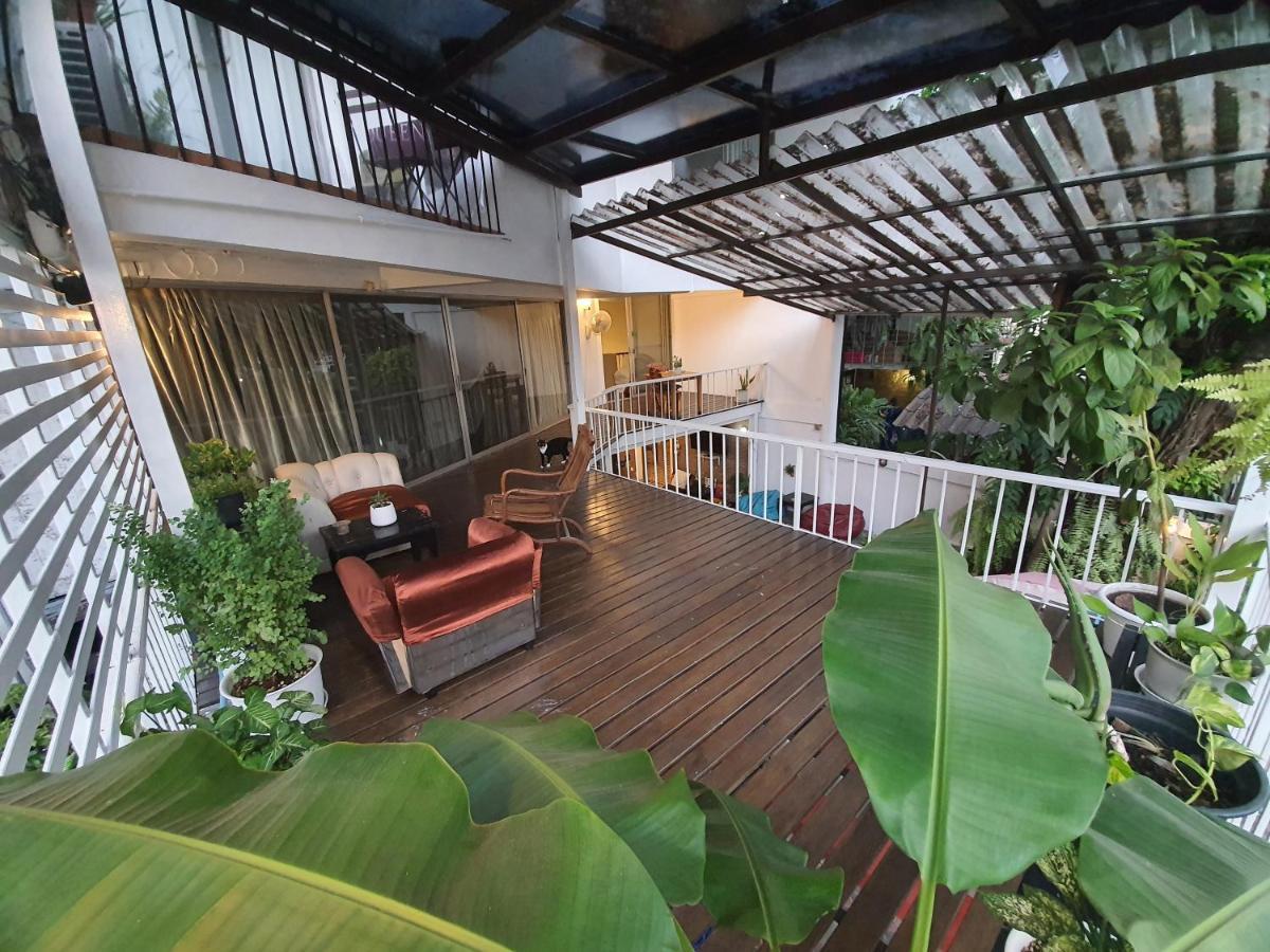 Home16 Sukhumvit16 Бангкок Екстер'єр фото