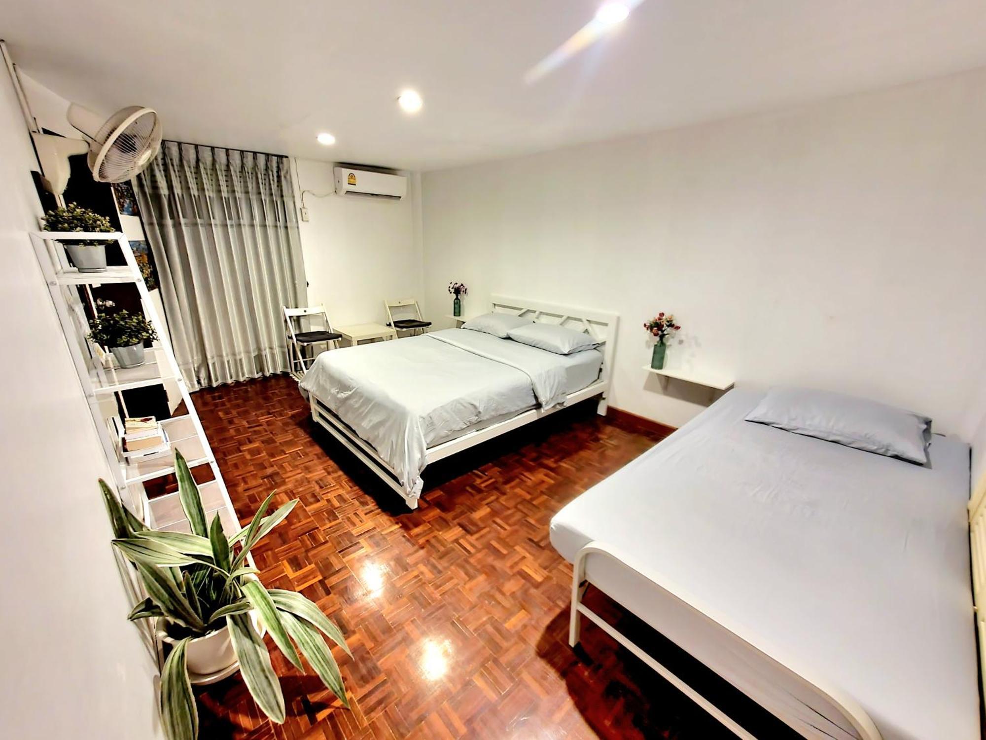Home16 Sukhumvit16 Бангкок Екстер'єр фото