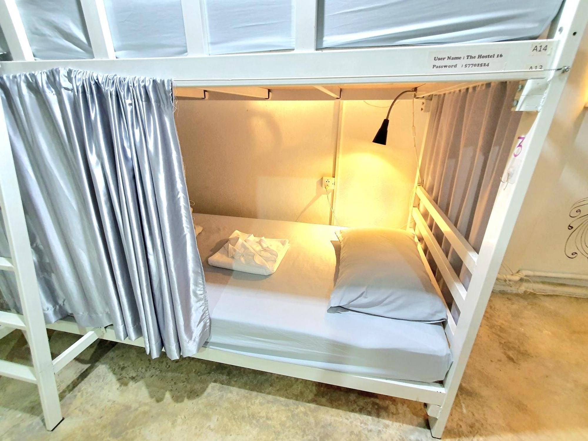 Home16 Sukhumvit16 Бангкок Екстер'єр фото
